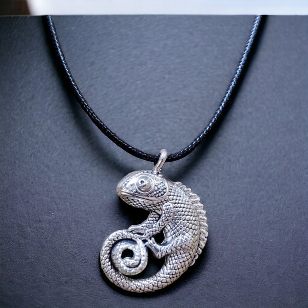 Tibetan Silver Chameleon Necklace