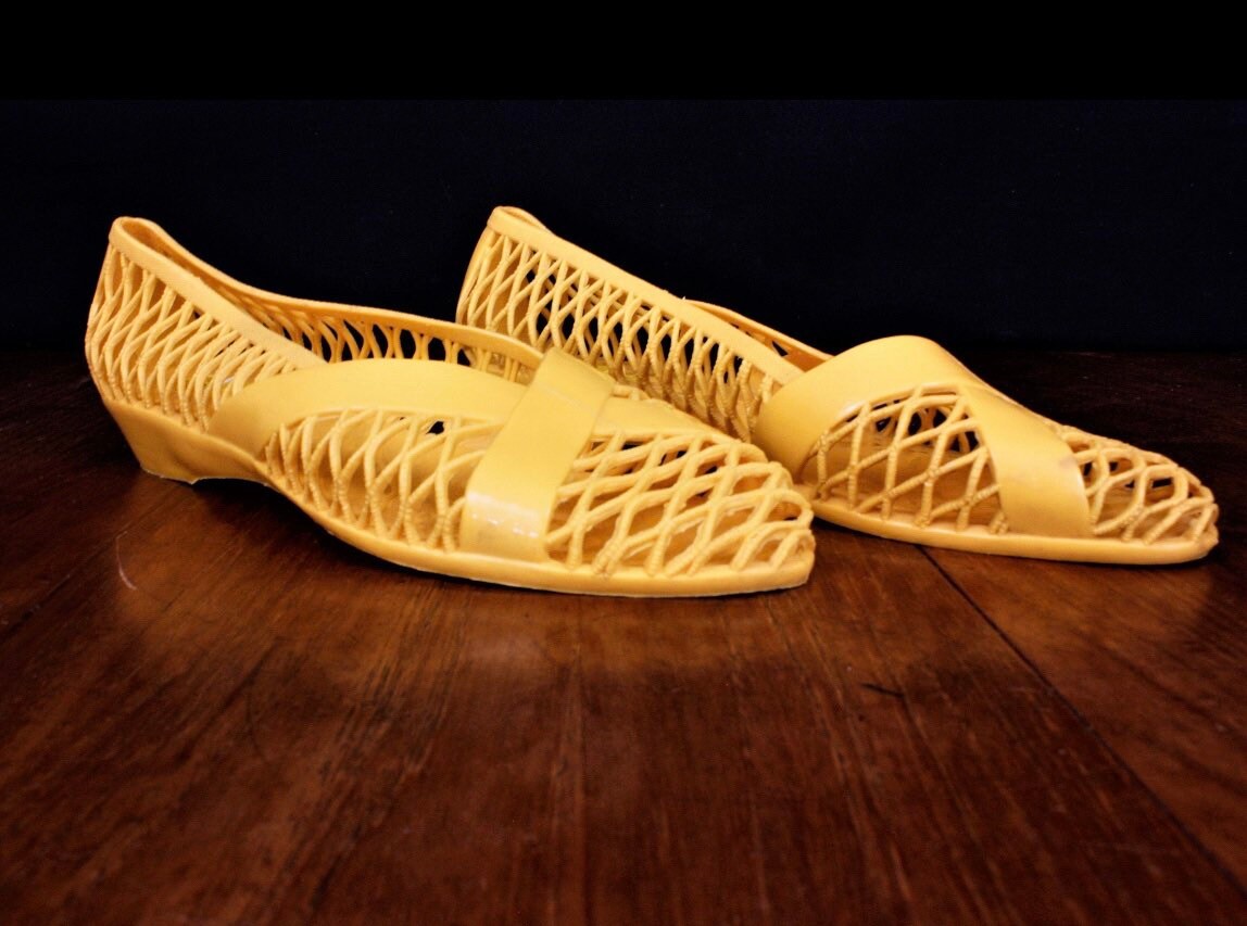 jelly sandals 1980s