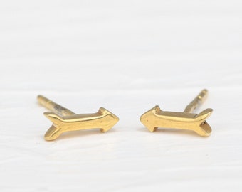 Tiny Arrow Gold Studs, 14k Gold Vermeil Arrow Stud Earring, Arrow Jewelry, Gold Studs, Trendy Stud Earrings, Gold Small Studs