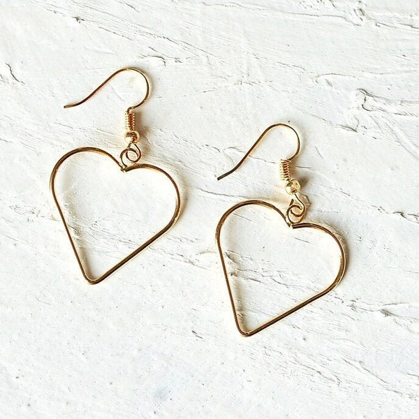 14k Gold Heart Shaped Earring, Love Earrings, Lightweight Dangle Earrings, Dainty Heart Earrings, Gift for Sweetheart, Birthday Gift