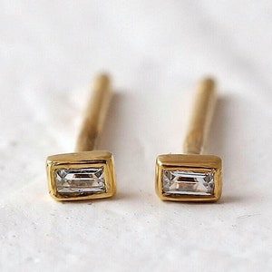Baguette Studs, 14k gold vermal Stud, Cartilage Gold Piercing Jewelry, Tiny Baguette Gold Studs, Minimalist Studs, Wedding Gift For Her,