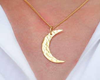 Hammered Crescent Moon Necklace, Dainty Gold Moon Pendant, Hammered Moon Necklace, Minimalist Gold Jewelry, Valentines Day Gift