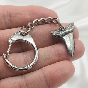 Shar-Key Tooth Self-Defense Keyring - Shark Tooth Keychain - Spiked  Self-Defense Keychains
