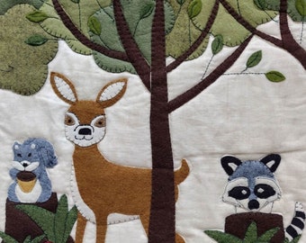 Waldtiere Muster | Hirsch Quilt Anleitung von Rachel's of Greenfield | DIY Quilt Anleitung | Anleitung und Vorlagen enthalten | 33cm x 38cm