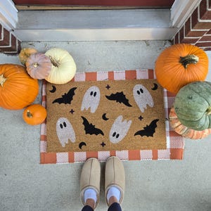 cute ghostie doormat, ghost halloween doormat, halloween emoji doormat, hey boo doormat, hope you brought boos
