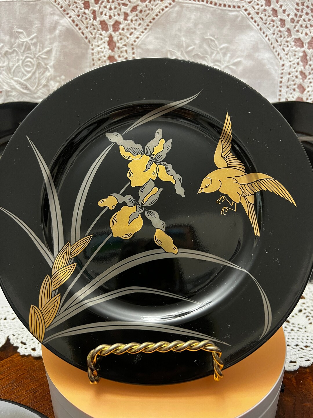 Fitz and Floyd, oiseau Dior Dessert/lunch Plates, Gold Bird and Iris