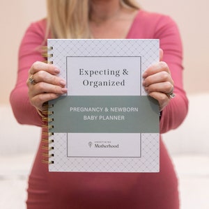 Pregnancy Planner & Journal: The Ultimate Expecting Mother's Day Gift for Your Favorite Mom-to-Be image 3