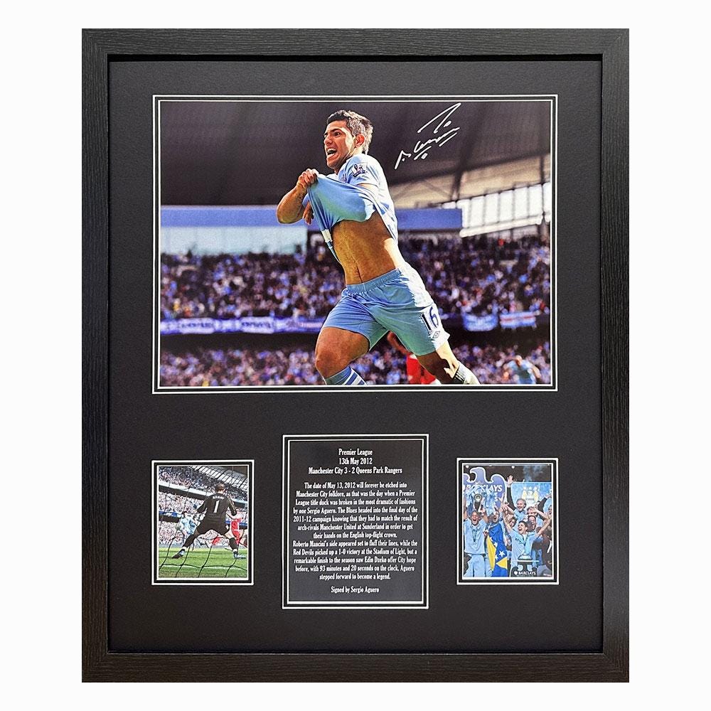 セルヒオ・アグエロのサイン入り、額入りのマンチェスター・シティ写真