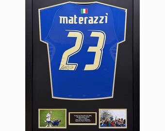 ファビオ・カンナヴァーロ直筆サイン入りイタリアサッカー写真。額入り