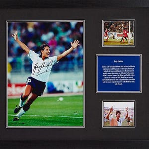 Gary Lineker Signed and Framed England photograph with COA & photo proof