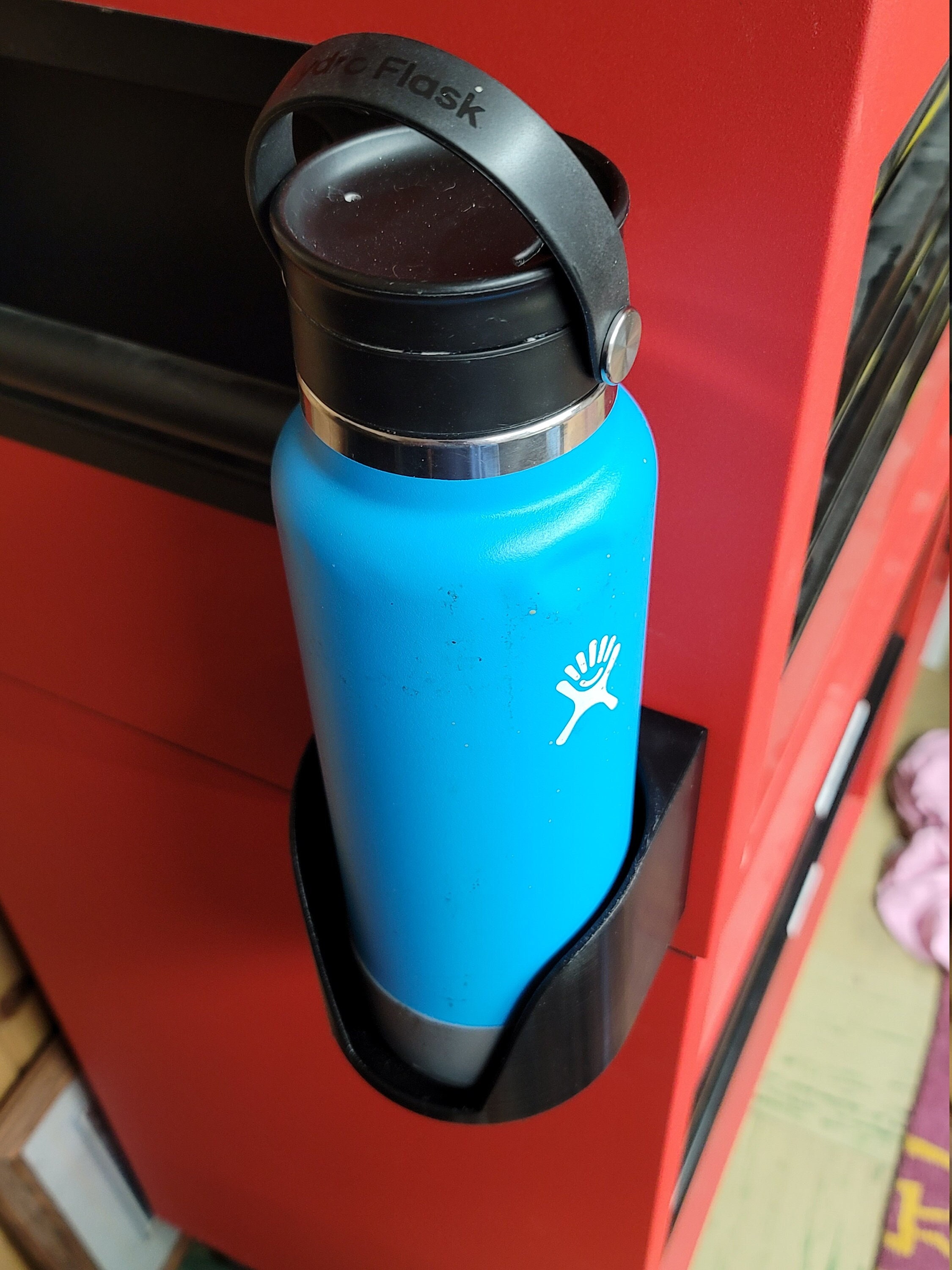 STL file Cup Holder Converter for Large Water Bottles 🚰・Model to download  and 3D print・Cults