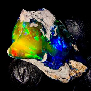 Opale naturelle noire d'Éthiopie, pierre brute brute en vrac, 29 x 20 x 8 mm, 25 ct