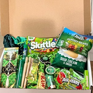 Personalized Gift, Munchies Gift Box, Kit, Mystery Box, Surprise Gift, Birthday, Gift for Him, Gift for Her, Snack Box, Trending