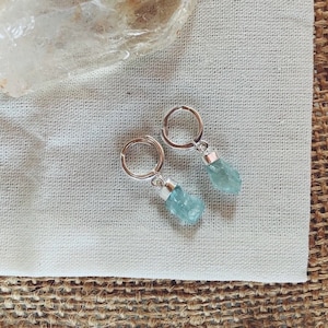 Raw Aquamarine Silver Earrings, Sterling Silver Hoop Earrings, Raw Crystal Hoop Earrings, Gemstone Earrings, Blue Stone Earrings