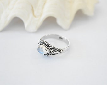 Moonstone Silver Ring, Sterling Silver Ring, Boho Ring, Gemstone Ring, Crystal Ring