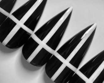 Requiem - Cross Press-On Nail Set - Set of 10 or 28 Nails