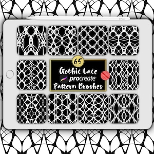 Op de afbeelding: Een digitale tablet toont een verzameling zwarte en witte gotische kanten patroonpenselen. Het tabletscherm toont acht vierkante miniaturen met verschillende kanten ontwerpen. Een goudomrand zwarte rechthoek in het midden leest "65 Gothic Lace procreate Pattern Brushes."