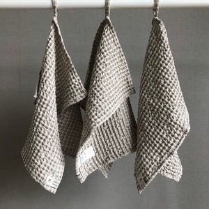 Fingertip Face Waffle Linen Cotton Towel, Guest Waffle Weave towel, Olive green bathroom, luxury towels, Eco friendly gift, sustainable home