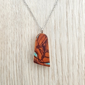 Colgante de madera de olivo - Incrustación de piedra turquesa - Joyas de madera - Collar de madera - Joyas de madera