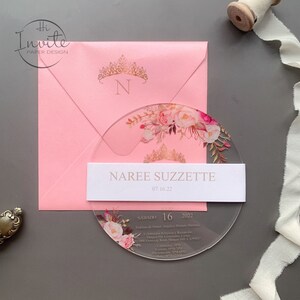 Blush florale cirkel acryl uitnodiging, zoete 16 transparante uitnodigingen, gepersonaliseerde lichtroze Quinceañera-kaart {gratis preview beschikbaar}