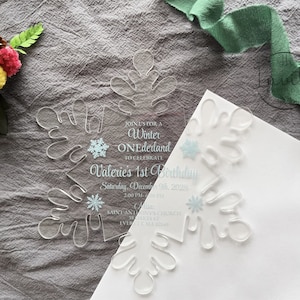 Elegante acryl uitnodiging sneeuwvlok met envelop, sneeuwvlok quinceanera uitnodiging, winter verjaardagsuitnodigingen {gratis voorbeeld beschikbaar}