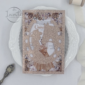 Glitter Gold Disney Princess Uitnodigen Hollow Girl Horse Rose Floral Laser Card Aangepaste Mis XV Años Uitnodiging {Gratis Preview Beschikbaar}