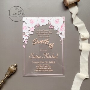Aangepaste Blush Floral Acryl Uitnodiging, Sweet 16 Transparante Uitnodigingen, Gepersonaliseerde Quinceañera Uitnodigen, Fancy Card{Gratis Preview Beschikbaar}