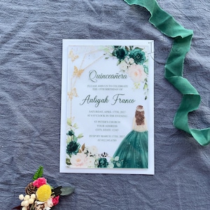 Convite acrílico Quinceañera verde esmeralda e dourado com princesa, convite personalizado de aniversário em acrílico com {visualização gratuita disponível}
