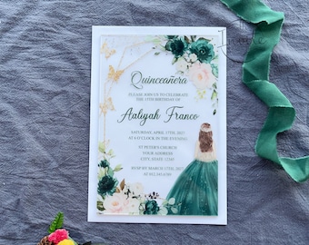 Smaragdgroene acryluitnodiging voor quinceañera: gouden prinsesontwerp