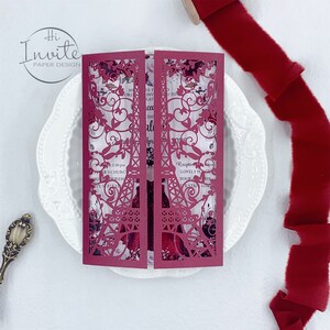 Romantische Burgund Eiffelturm Laser Floral Mis XV Años Karte, Personalisierte Quitte Sweet 16 Mädchen Geburtstag Einladungen {Kostenlose Vorschau verfügbar}