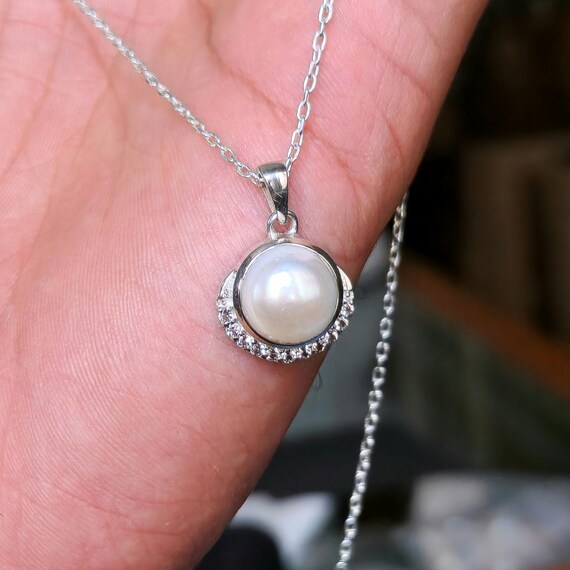 Collana di perle dei mari del sud: ciondolo a forma di luna in argento sterling, zirconia cubica - Italia