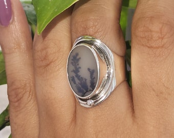 Anillo ovalado de ágata dendrítica: hecho a mano en plata de ley 925 oxidada.