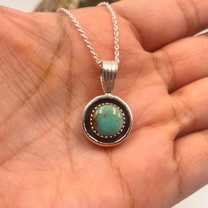 Handgjort Kingman Turkos Halsband - Runt Sterlingsilverhänge