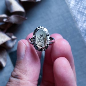 Anillo de ágata dendrítica - Anillos ovalados delicados - Plata de ley 925 - Joyería Boho - Regalo para ella - Anillos - Anillo de ágata escénica - Anillo de declaración