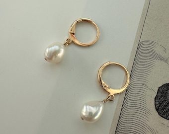 Boucles D'oreilles Cercle En Or Jaune 9 Carats – Avec Perle D'eau Douce – Neuf Avec étiquettes – Marque Jewellerybox