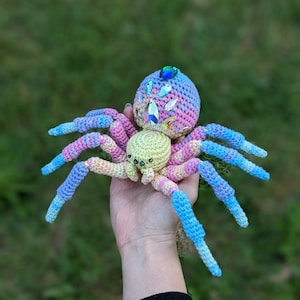 Crystal Spider Crochet Amigurumi Pattern