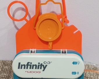 Tubie hang™ orange g-tube feeding pump hanger for infinity orange bag