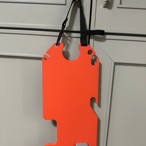 Tubie hang™ 2.0 Omni. Kangaroo™ Omni pump hanger.