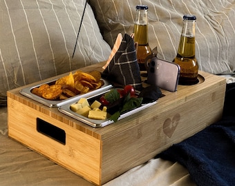 Bandeja de sofá para sofá/ Soporte para refrigerios y bebidas/ Mini bar de madera de bambú/ Portavasos para automóvil/ Organizador de portavasos de cerveza y refrigerios/ Regalo para papá mamá/ Caja de TV