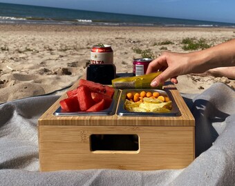 Plateau pour canapé/support pour collations et boissons/Mini bar en bois de bambou/Porte-gobelet/Organiseur de transport de bière et de collations/Idée cadeau pour papa et maman/TV Box