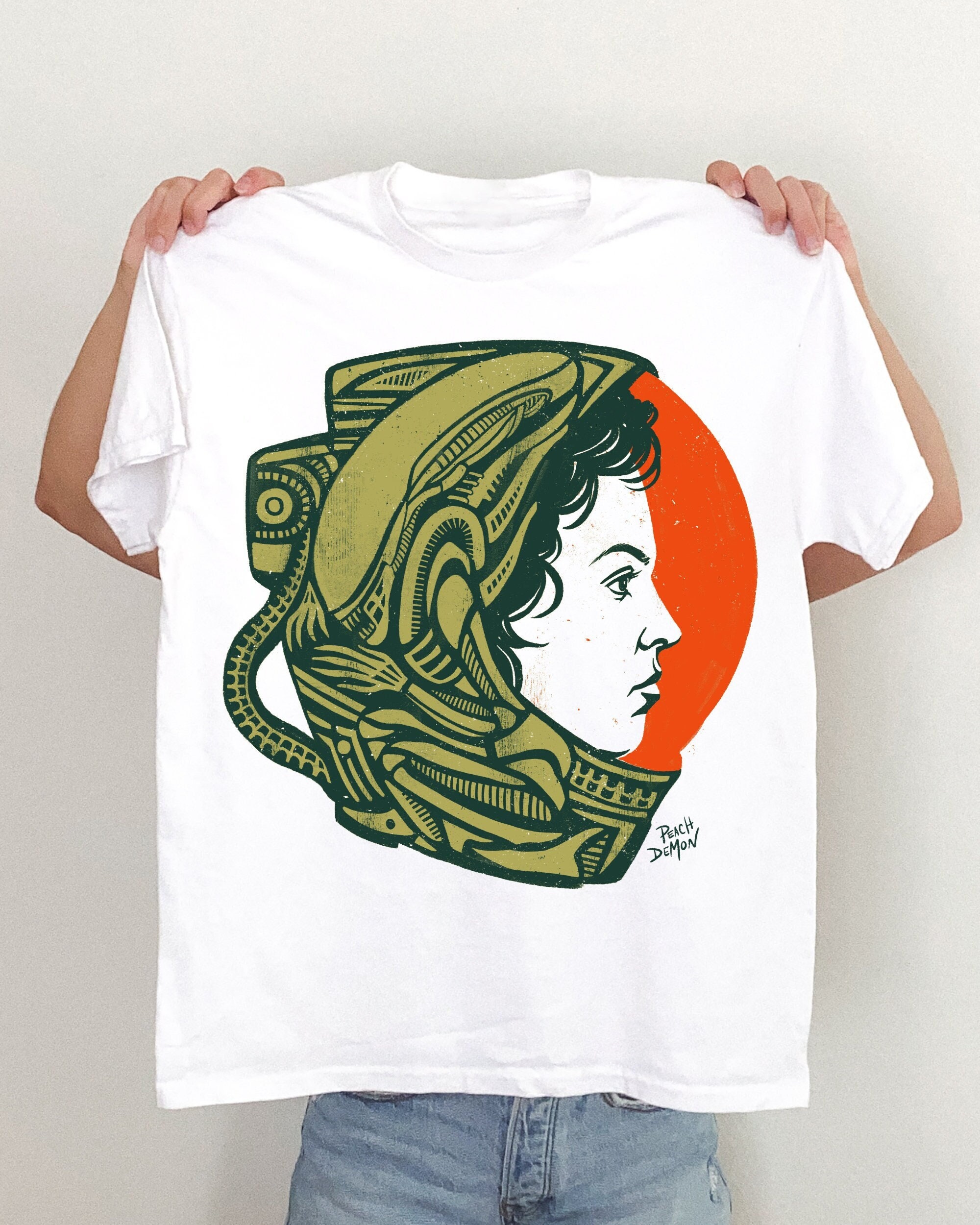 Discover Alien T-Shirt 1979 Ridley Scott Sigourney Weaver Xenomorph