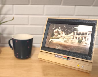 Commodore Monitor Picture Frame 4x6 – Retro Computer Photo Frame, Gamer Desk Decor