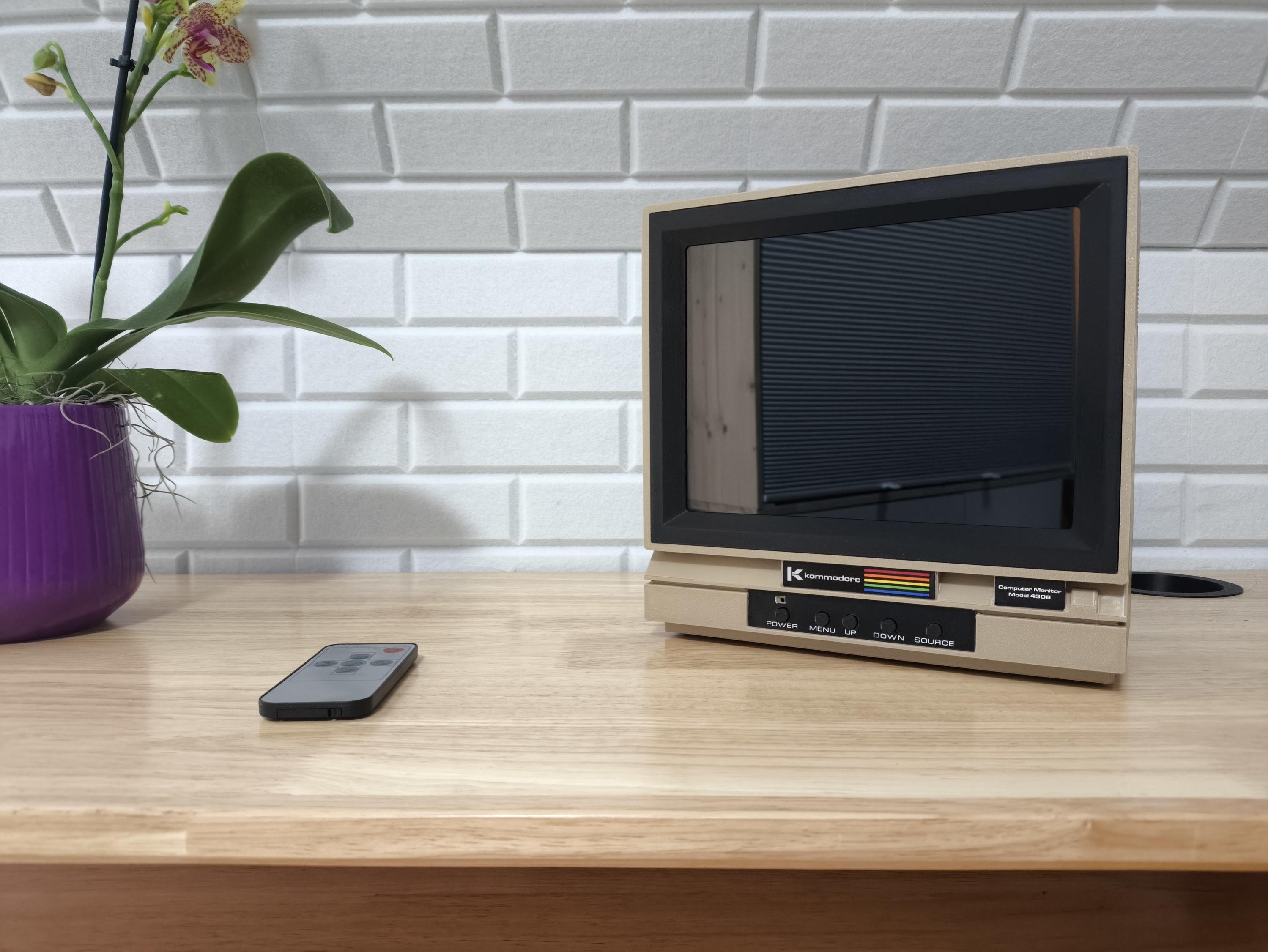 KOMMODORE 4308 V2 --- CRT Retro-style Monitor, 8inch 1024x768 LCD ...