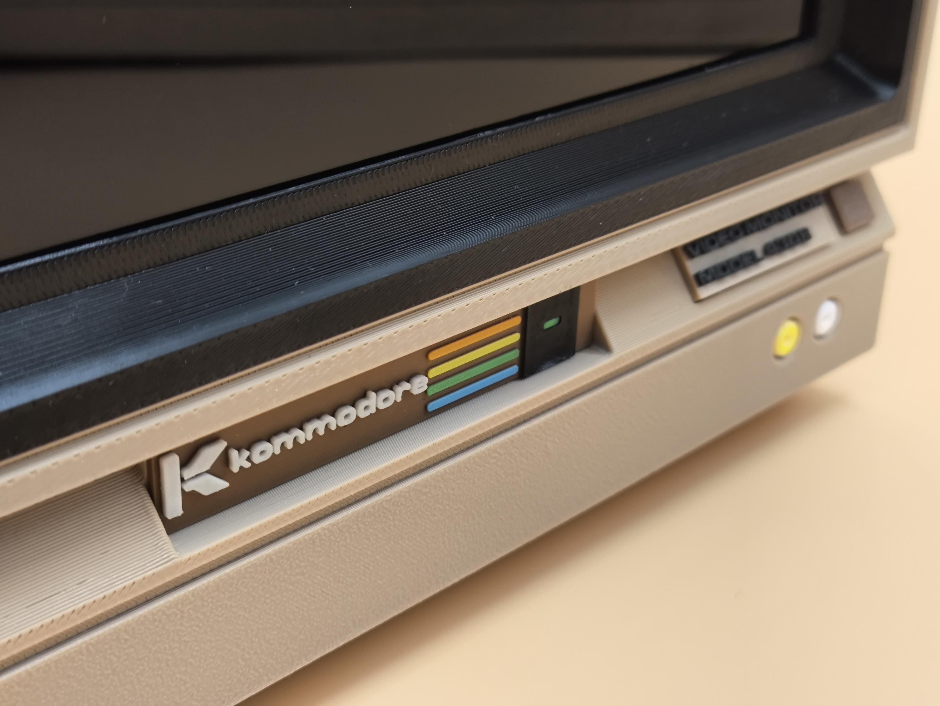 KOMMODORE 4308 V2 --- CRT Retro-style Monitor Module, 4:3, 8 Inch