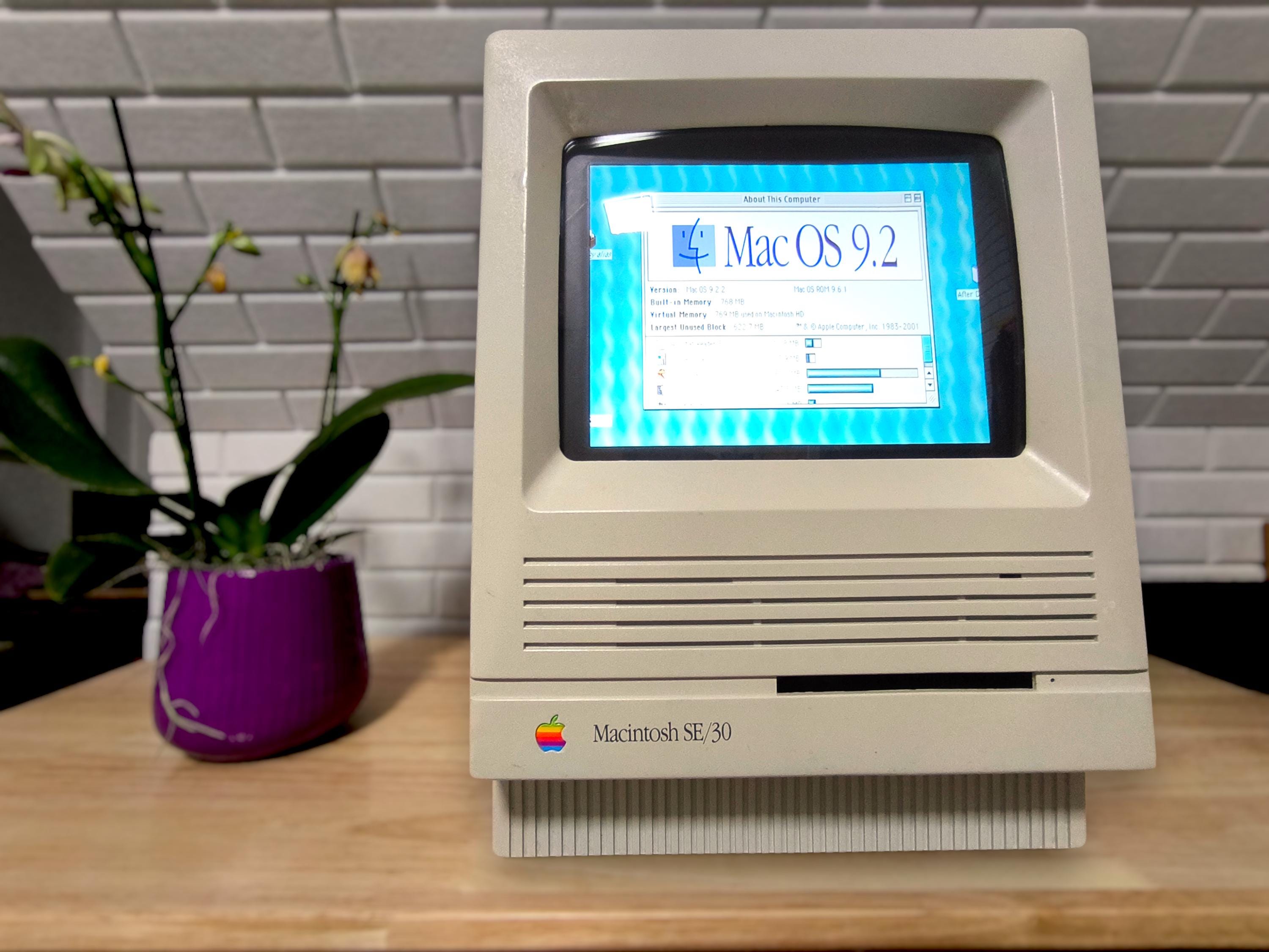 CRT Style LCD Display for Apple Macintosh – 8