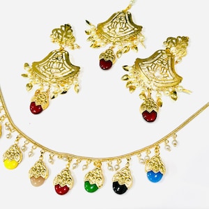 Punjabi Gold Multicolor Necklace,Earrings Tikka Set/Indian Pippal Patti and Pearl beaded Jewelry/Pakistani Jewelry/Traditional Jaggo jewelry