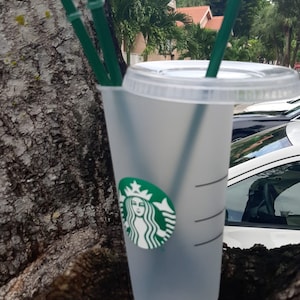 Starbucks Reusable Clear-Frost Cold cup tumbler 24 oz with 1 lid & 2 straws