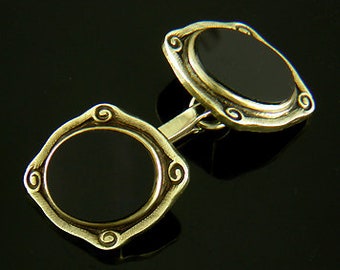 Art Nouveau Onyx and Gold  Cufflinks created by George O. Street in 14kt Gold circa 1900