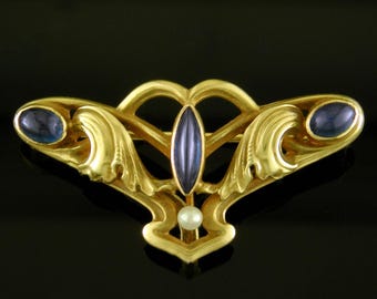 Broche de safira e pérola Art Nouveau criado em ouro 14kt por volta de 1900