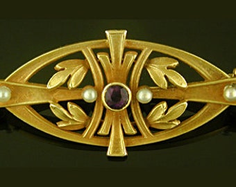 Antique Amethyst and Pearl Brooch crafted in 14kt Gold